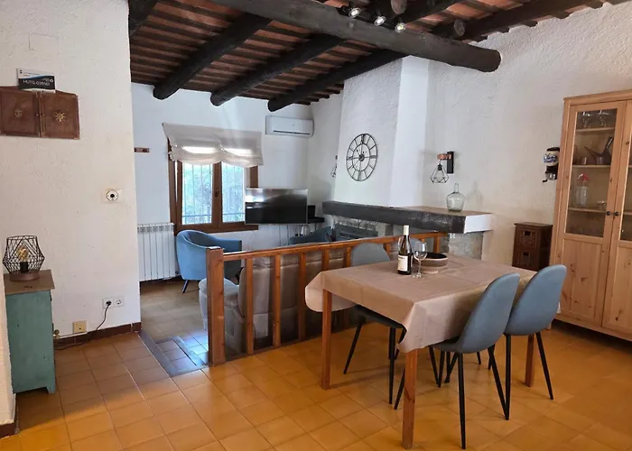 Semi-Detached House With Private Pool And Garden In Begur